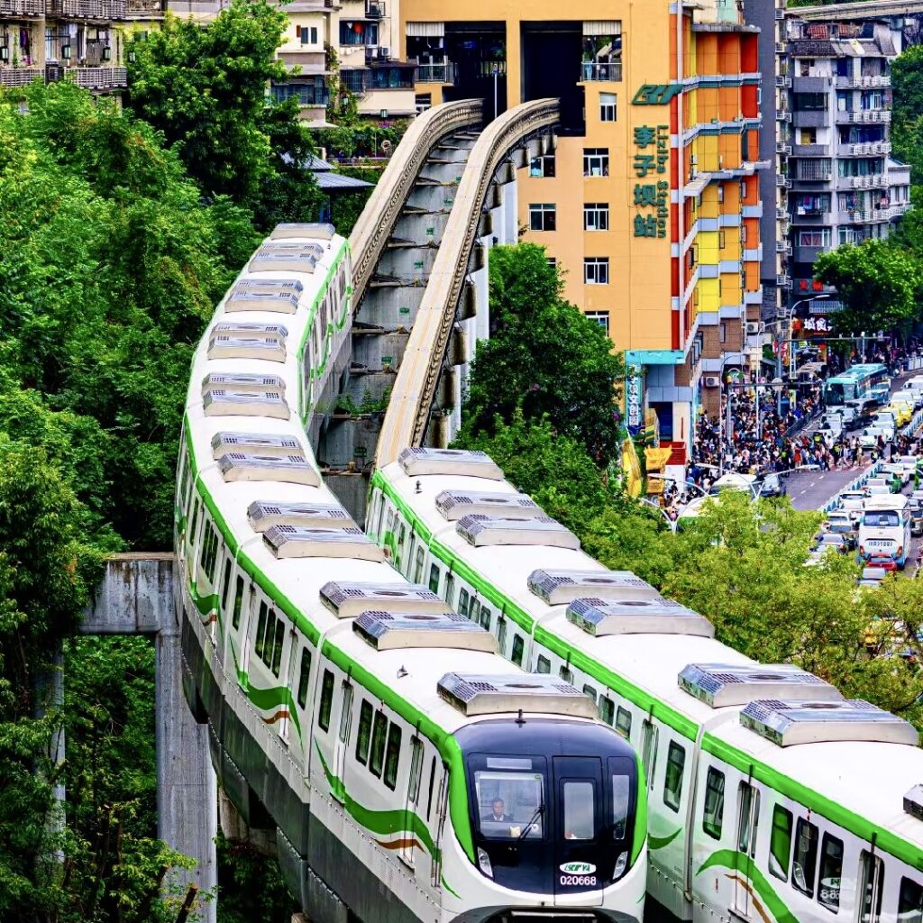 Is Chongqing Hard to Navigate8 Liziba Station train building